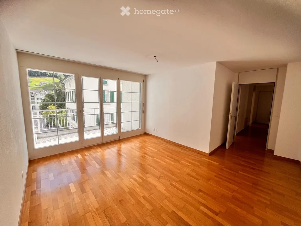 Bright 4.5-room apartment in central Glarus