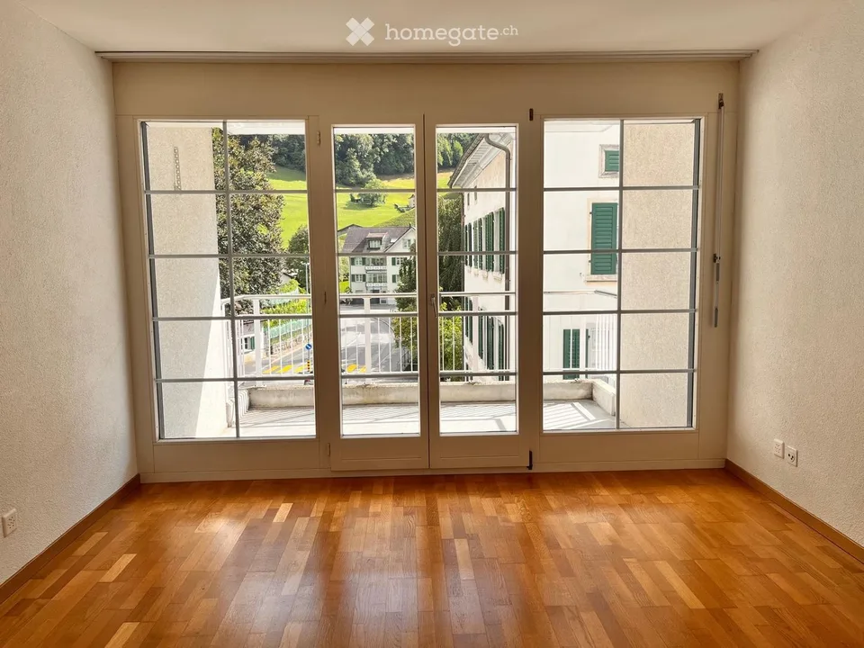 Bright 4.5-room apartment in central Glarus