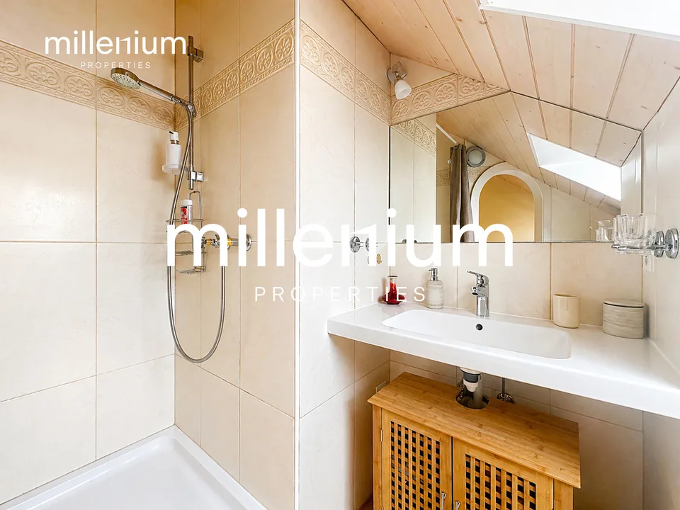 Bellissimo duplex arredato di 180 m² a Buchillon