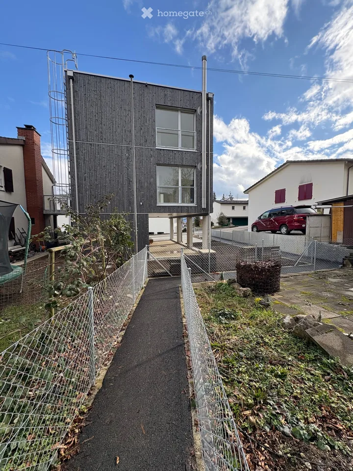 Appartement-maisonnette moderne de 2,5 pièces dans un immeuble neuf à Erlinsbach SO