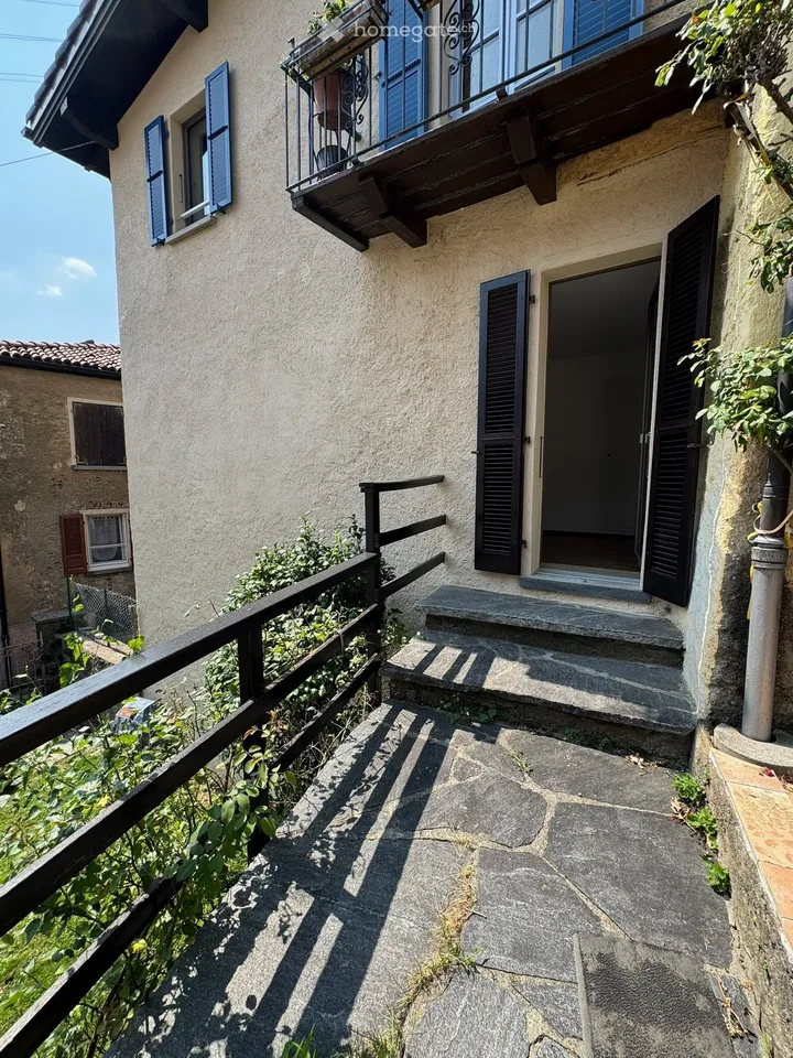 Noyau de Bidogno : appartement 4 pièces complètement rénové