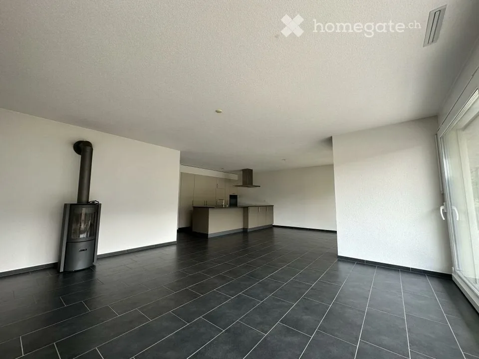 Spacieux appartement de 5.5 pièces avec balcon à Tavannes