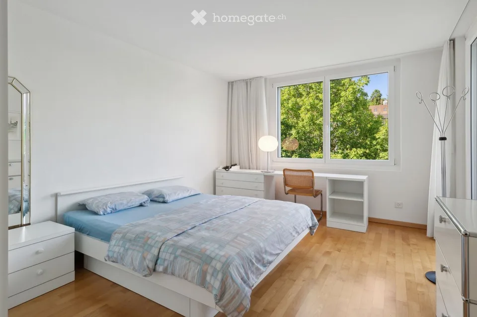 helle 3 1/2 Zimmer Attikawohnung mit hohem Wohnkomfort in Pfaffhausen