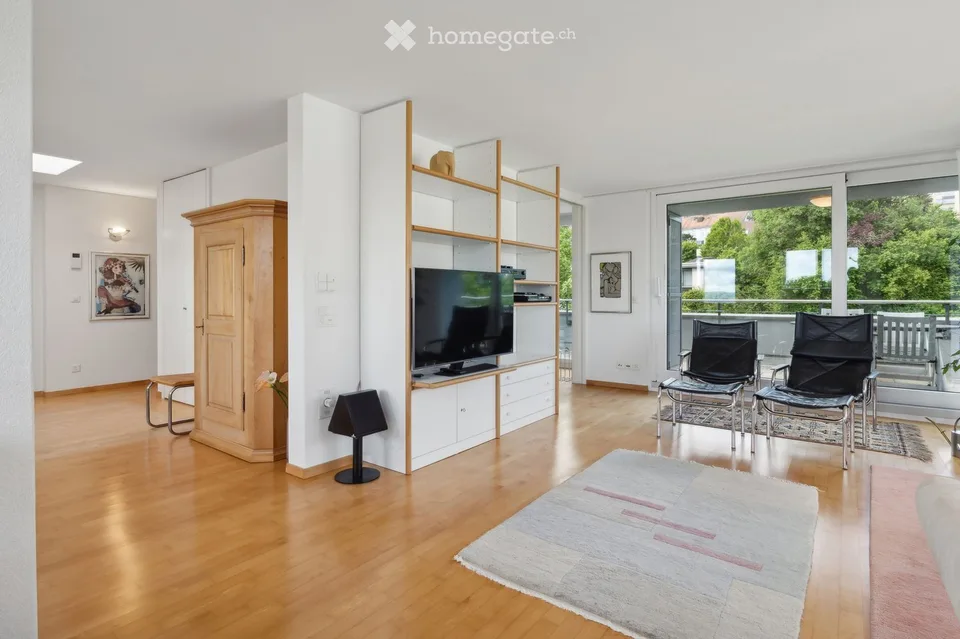 helle 3 1/2 Zimmer Attikawohnung mit hohem Wohnkomfort in Pfaffhausen
