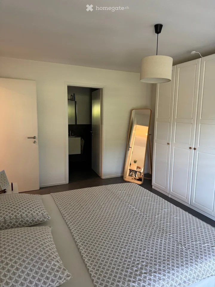 Wohnung mit 3.5 Zimmern und gepflastertem Garten