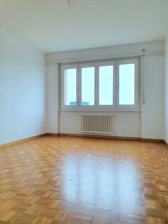 Charmanter Apartment mit 3.5 Zimmern und Balkon in Meyrin
