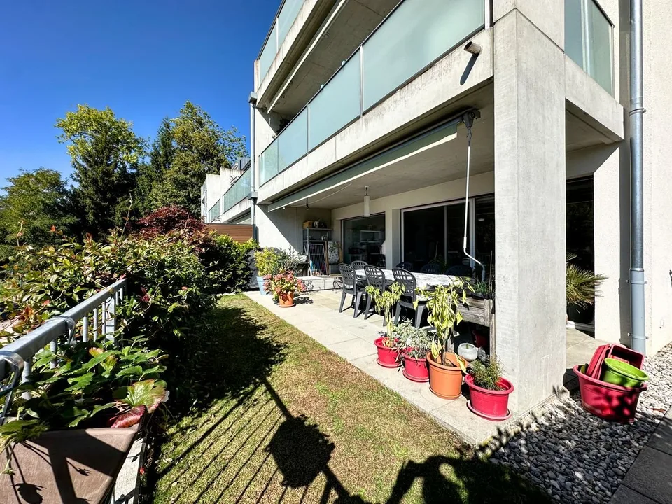 Superbo appartamento familiare con balcone-giardino e vista libera
