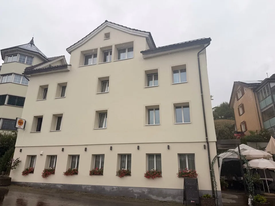 2 rooms, private terrace and parking space – all inclusive for CHF 830.–