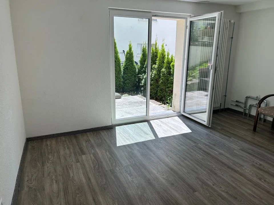 2 rooms, private terrace and parking space – all inclusive for CHF 830.–