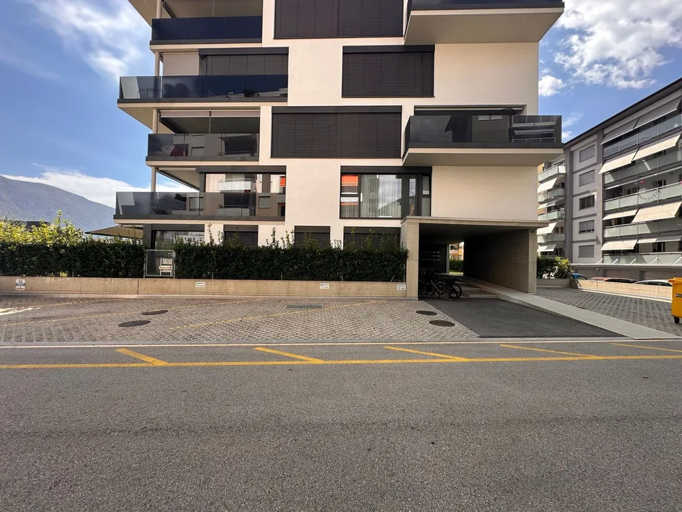Penthouse moderne avec terrasse de 40 m² et vue panoramique sur Locarno