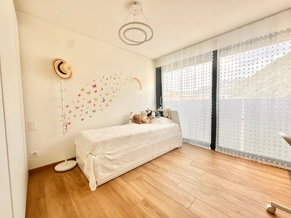 Penthouse moderne avec terrasse de 40 m² et vue panoramique sur Locarno