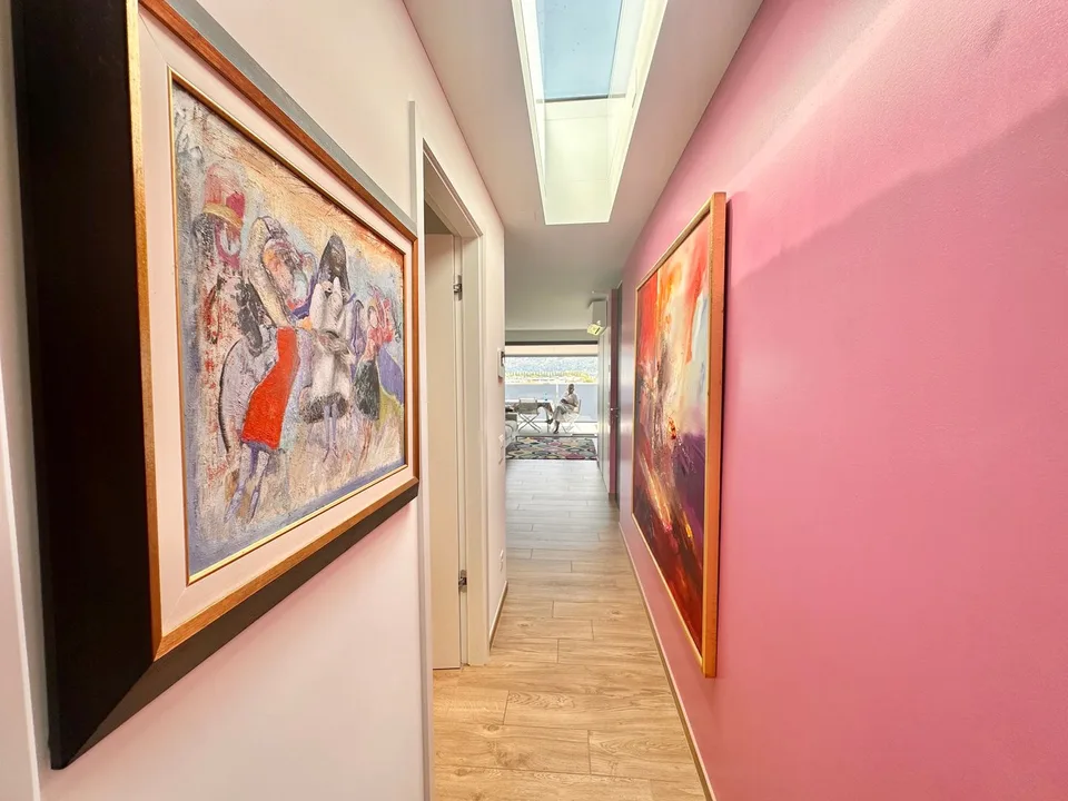 Penthouse moderne avec terrasse de 40 m² et vue panoramique sur Locarno