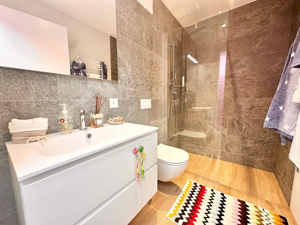 Penthouse moderne avec terrasse de 40 m² et vue panoramique sur Locarno