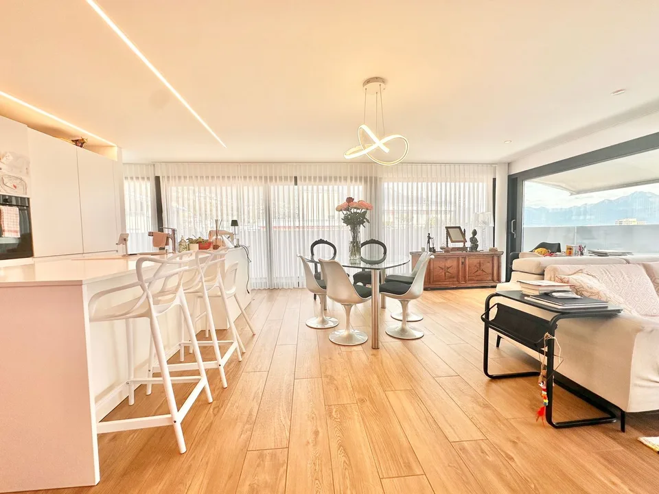Penthouse moderne avec terrasse de 40 m² et vue panoramique sur Locarno