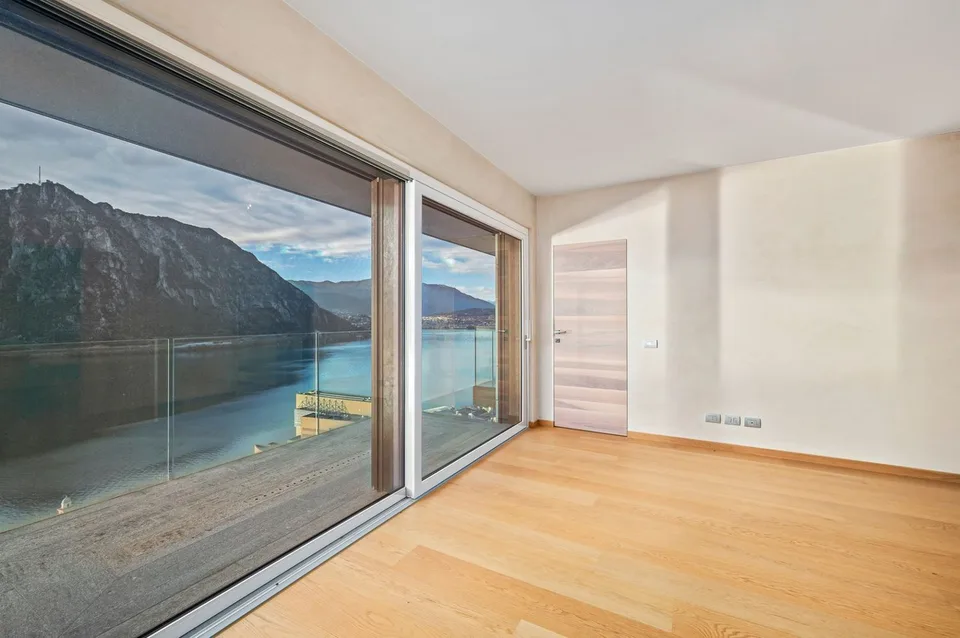 VILLA 5,5 LOCALI CON VISTA LAGO – foto 11 di 13