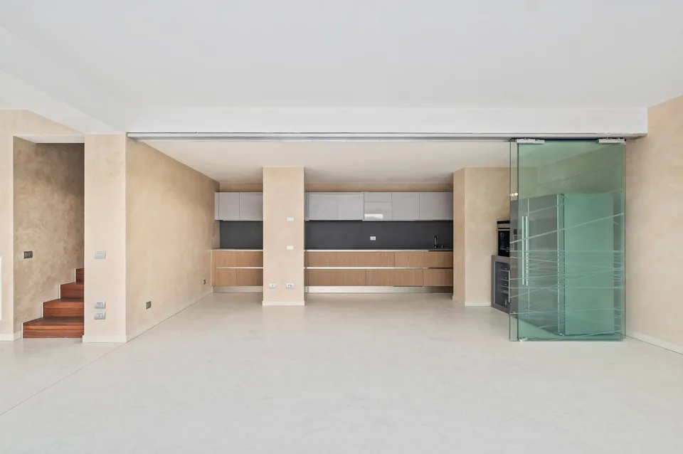 VILLA 5,5 LOCALI CON VISTA LAGO – foto 10 di 13
