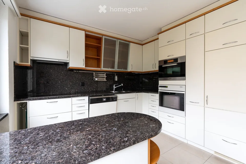 5.5 rooms with private laundry room and 25 m² hobby room