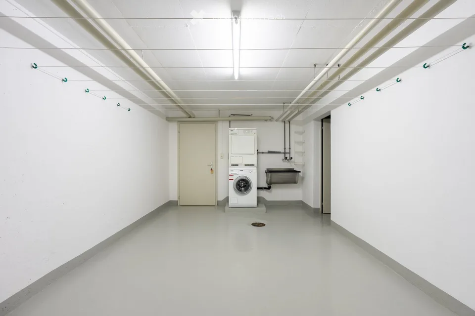 5.5 rooms with private laundry room and 25 m² hobby room