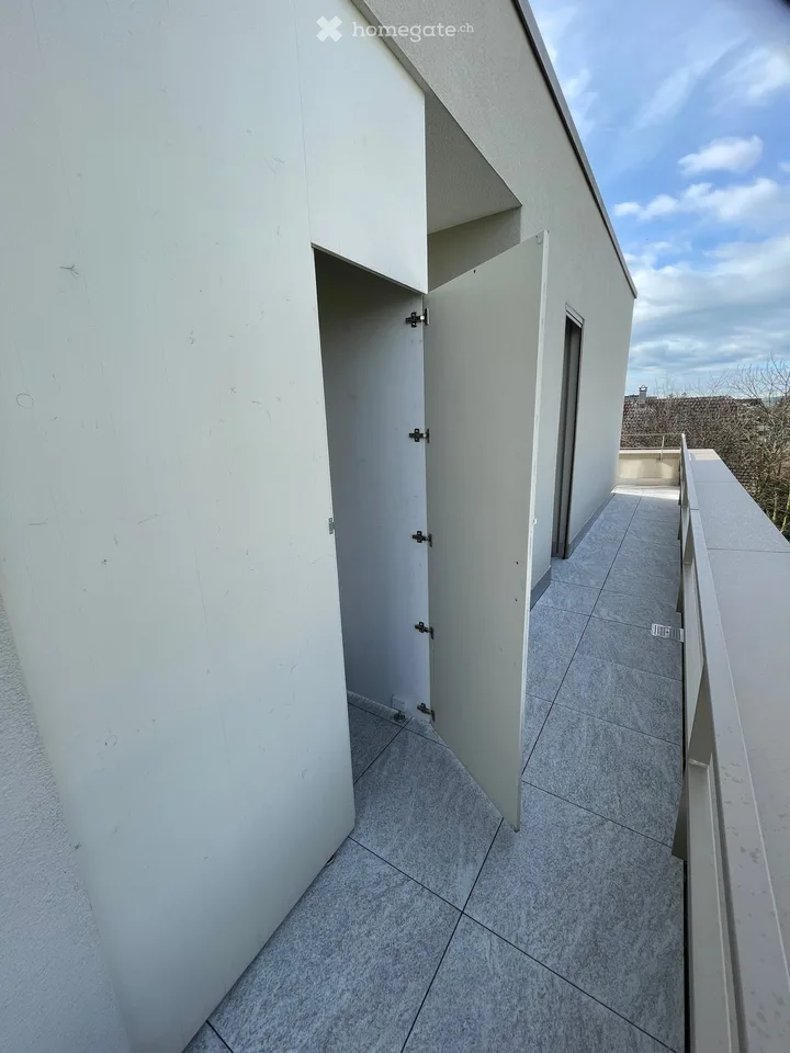 EXCLUSIVE 3.5-ROOM ATTIC APARTMENT WITH 360° PANORAMIC VIEW AND SPACIOUS SUN TERRACE