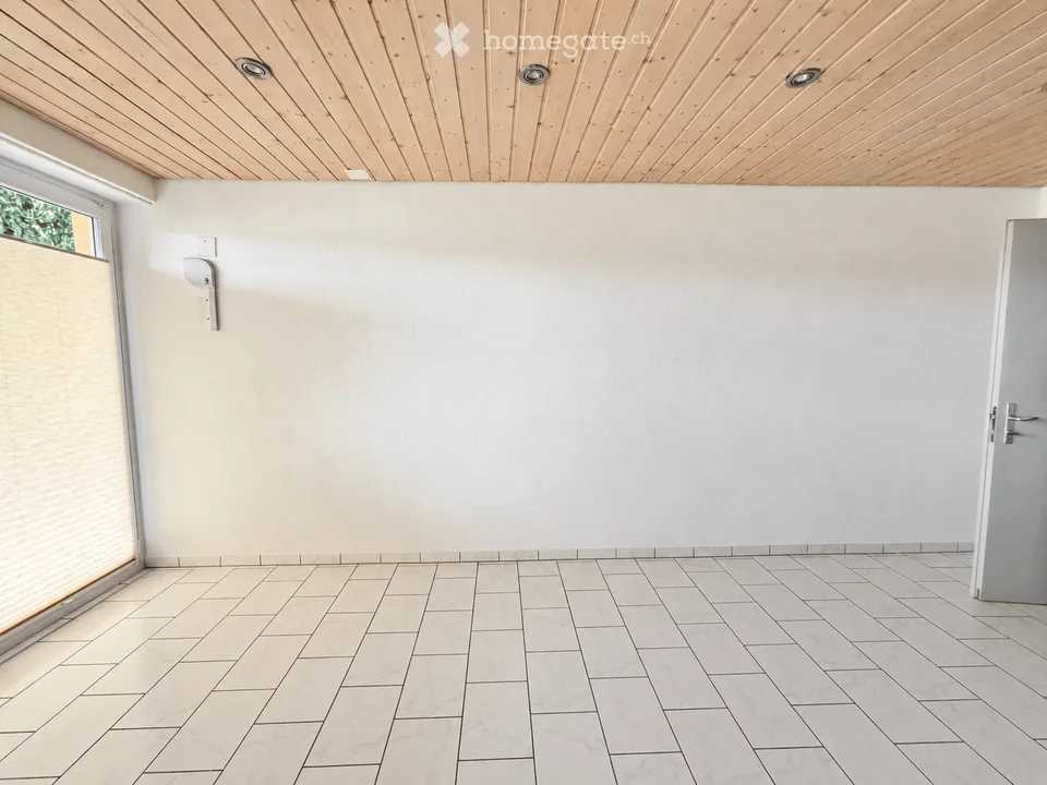 Bright Studio / Office / Studio with Shower, Double Garage & Parking