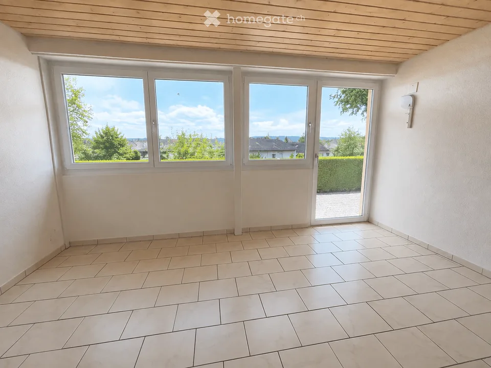 Bright Studio / Office / Studio with Shower, Double Garage & Parking