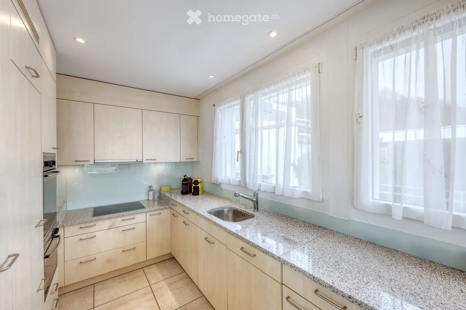 Appartement de terrasse exclusif de 4,5 pièces à Baden-Dättwil !