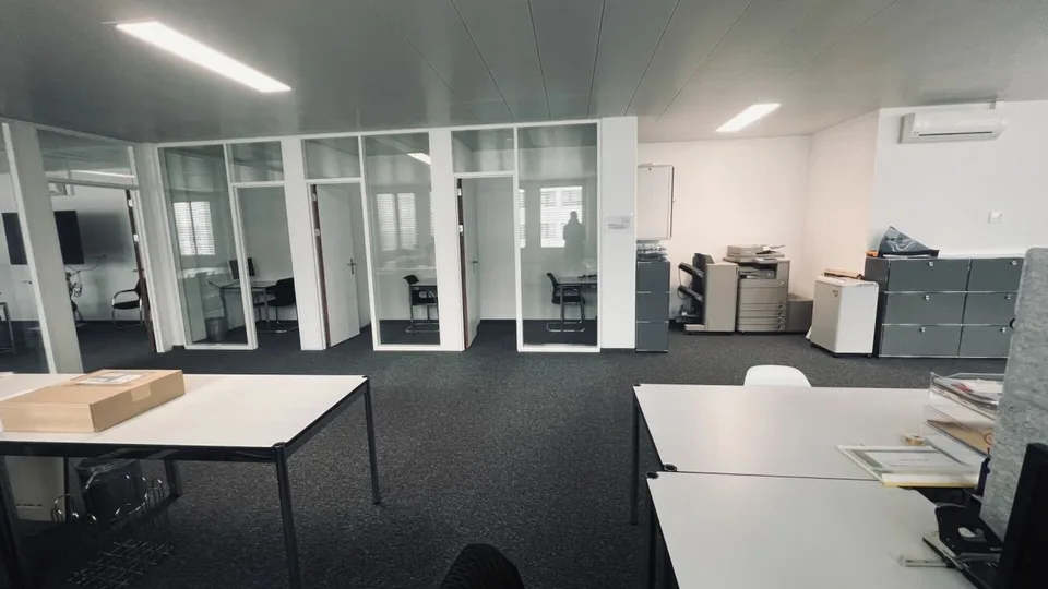 Office 238 m2 in 6312 Steinhausen