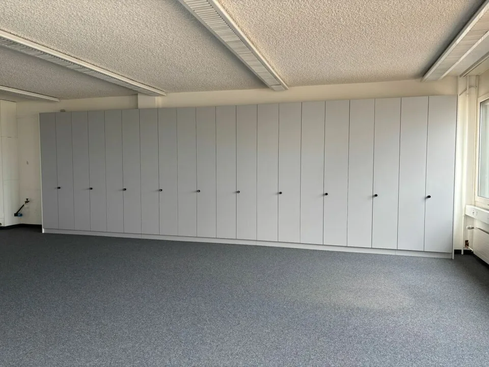 Bureau 67 m2, aménagé, à Steinhausen