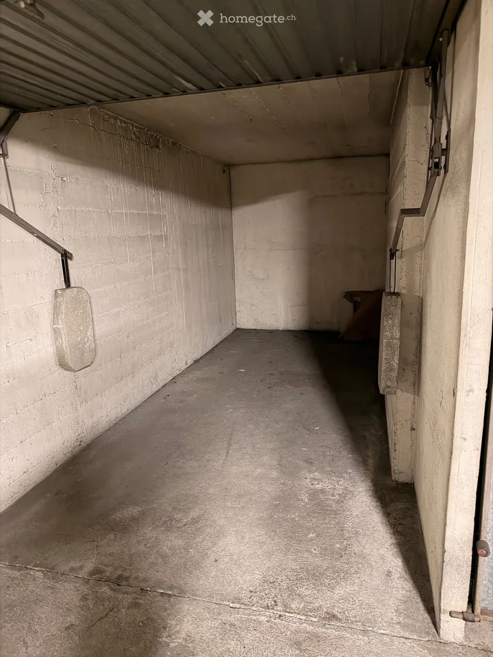 Underground parking in Genève / Parking souterrain à Genève