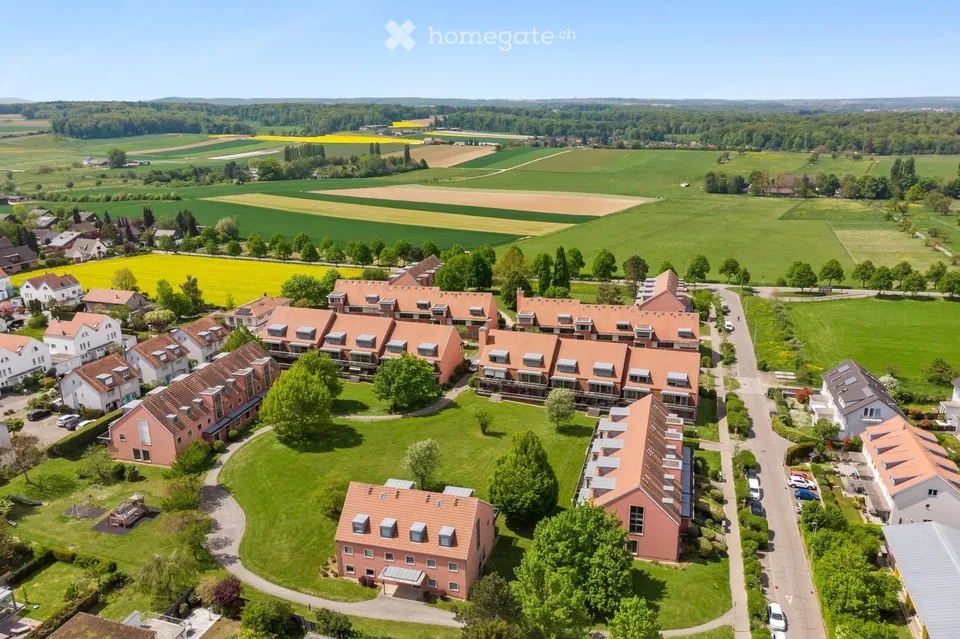 Grosszügige 2.5-Zimmer-Wohnung im Erdgeschoss mit Garten und Aussicht in Oberwil BL