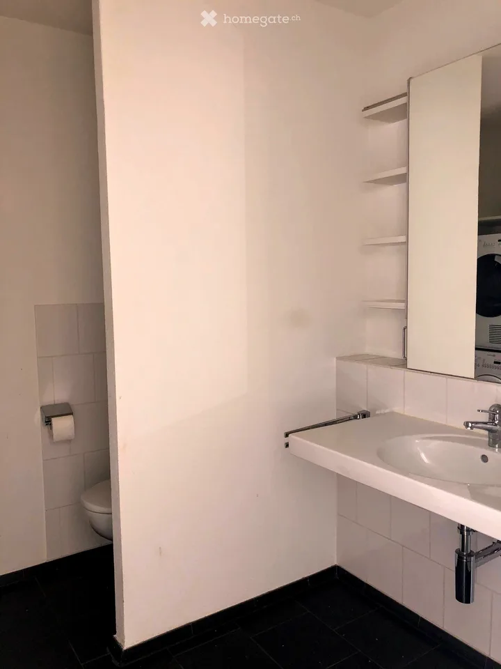 Grosszügige 2.5-Zimmer-Wohnung im Erdgeschoss mit Garten und Aussicht in Oberwil BL