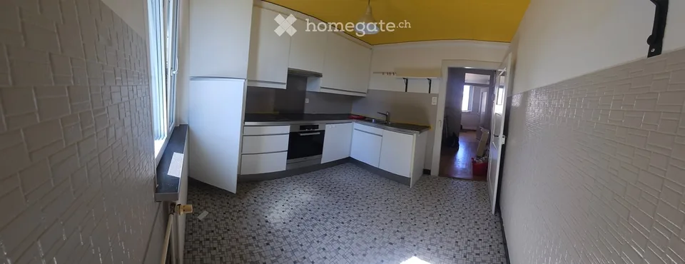 Charmante 2-Zimmer-Altbau-Wohnung mit Balkon in Oberwil BL – sofort verfügbar oder nach Vereinbarung