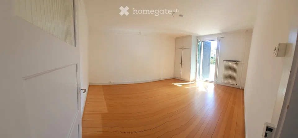 Charmante 2-Zimmer-Altbau-Wohnung mit Balkon in Oberwil BL – sofort verfügbar oder nach Vereinbarung