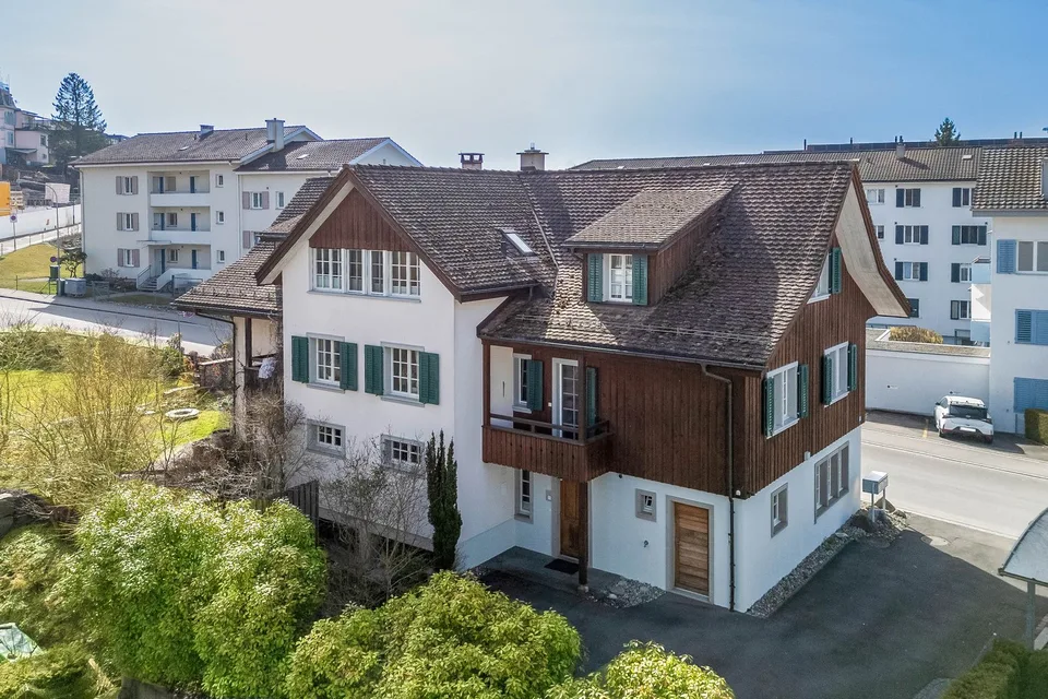 Charmantes Haus mit vielen Möglichkeiten – Foto 2 von 16