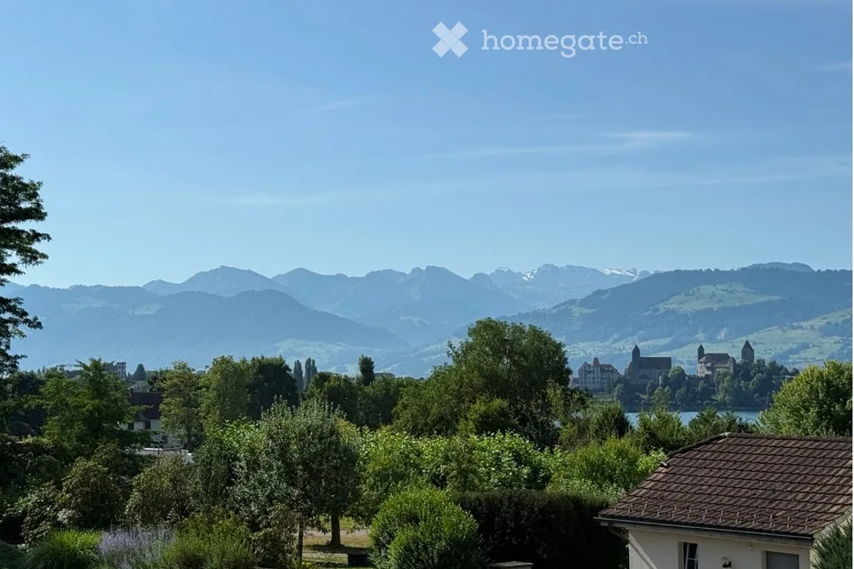 Charmante 3.5-Zimmer-Wohnung mit Terrasse und schöner Aussicht in Jona