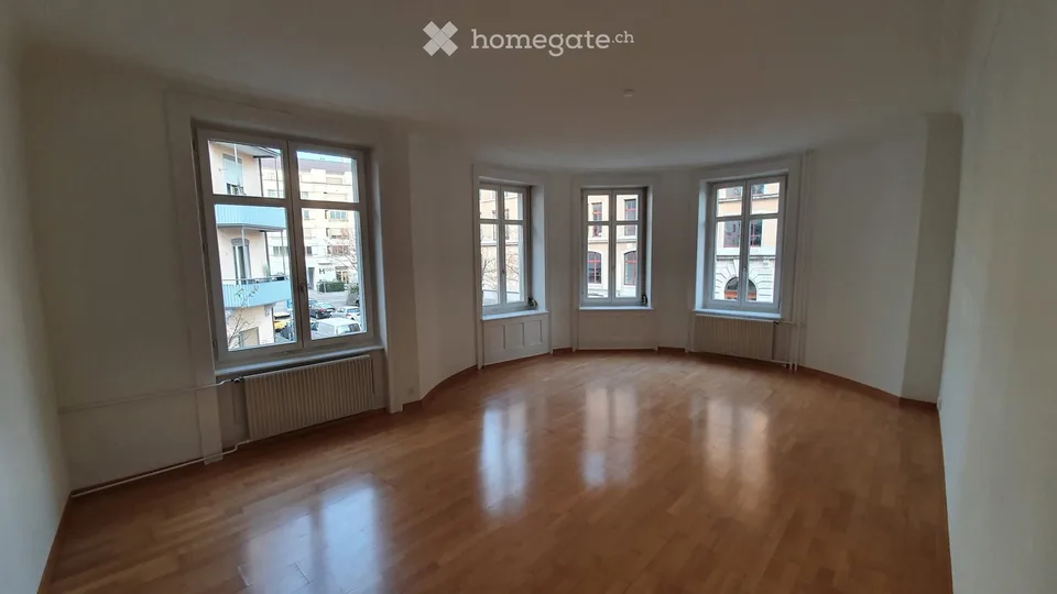 Appartement de 3,5 pièces rénové dans un style soigné au cœur de Zurich
