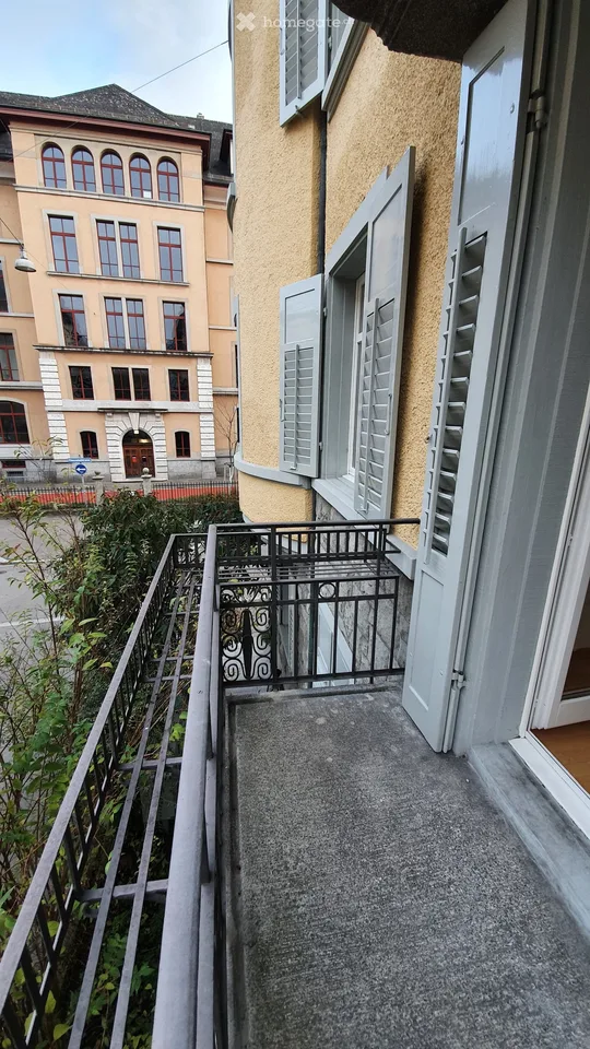 Appartement de 3,5 pièces rénové dans un style soigné au cœur de Zurich