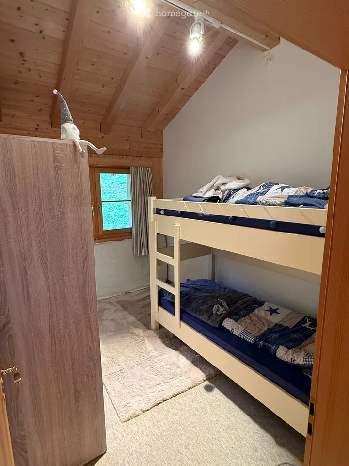 Charmante 3-Zimmer-Dachwohnung in Lenzerheide/ Sporz – Naturparadies mit Bergpanorama