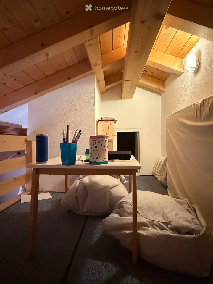 Charmante 3-Zimmer-Dachwohnung in Lenzerheide/ Sporz – Naturparadies mit Bergpanorama