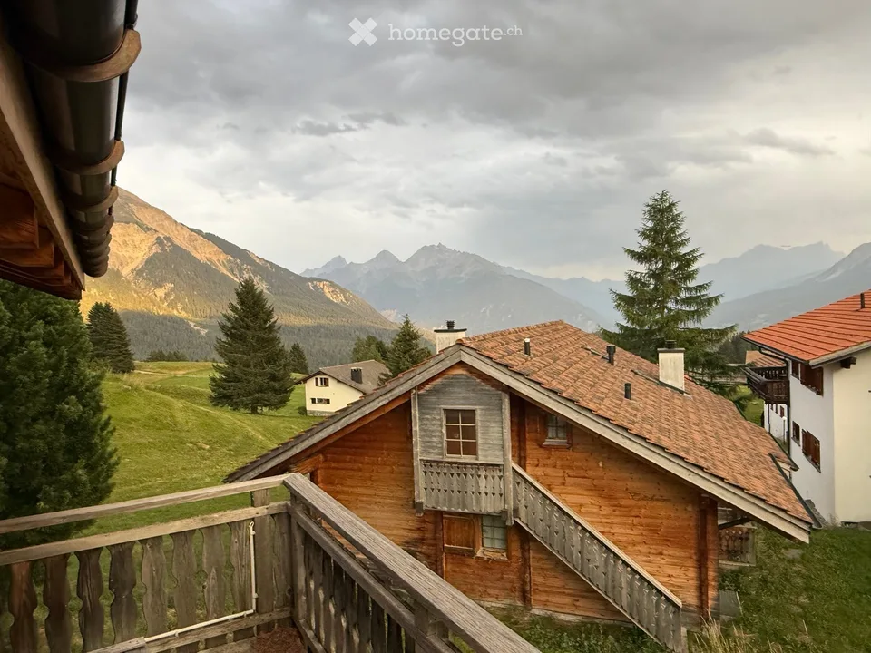 Charmante 3-Zimmer-Dachwohnung in Lenzerheide/ Sporz – Naturparadies mit Bergpanorama