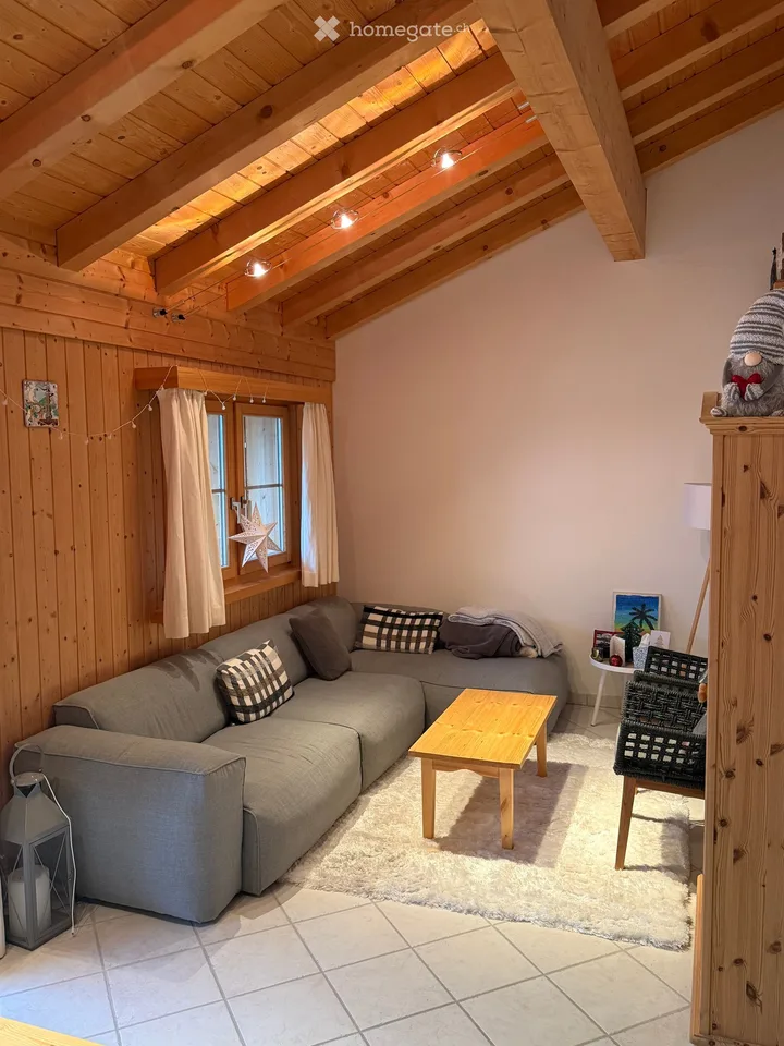 Charmante 3-Zimmer-Dachwohnung in Lenzerheide/ Sporz – Naturparadies mit Bergpanorama