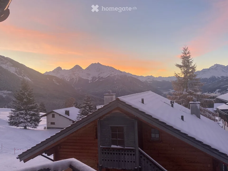 Charmante 3-Zimmer-Dachwohnung in Lenzerheide/ Sporz – Naturparadies mit Bergpanorama