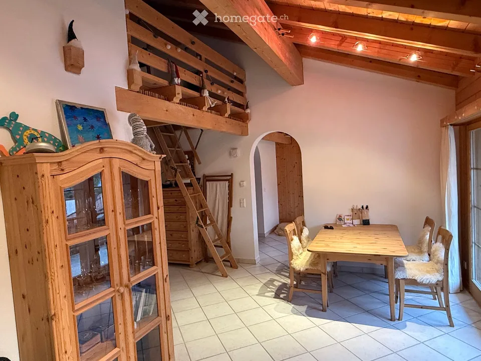Charmante 3-Zimmer-Dachwohnung in Lenzerheide/ Sporz – Naturparadies mit Bergpanorama