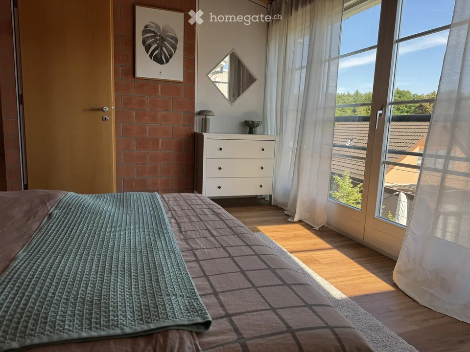 Grosszügige familienfreundliche 4.5-Zimmer-Maisonettewohnung mit Garten in Seon