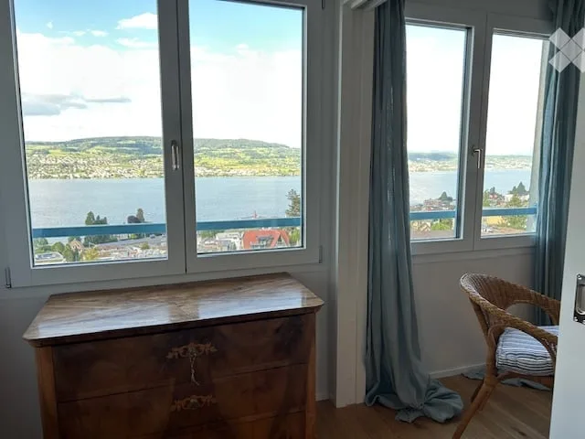 Freundliche, voll möblierte 2.5-Zimmer Wohnung mit Seesicht zur Untervermietung in Horgen Oberdorf