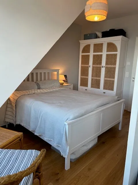 Freundliche, voll möblierte 2.5-Zimmer Wohnung mit Seesicht zur Untervermietung in Horgen Oberdorf