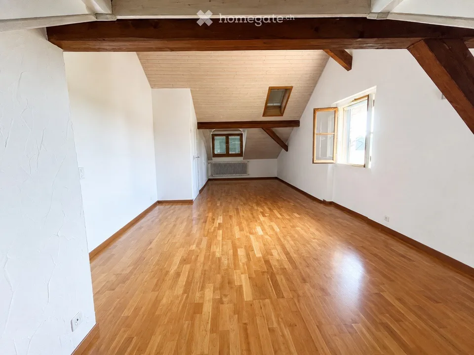 Detached house with 6 rooms for rent in Avully