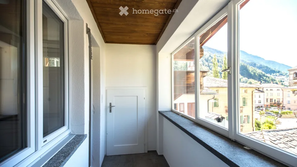 Moderne 4.5-Zimmer-Dachwohnung mit rundum Bergsicht