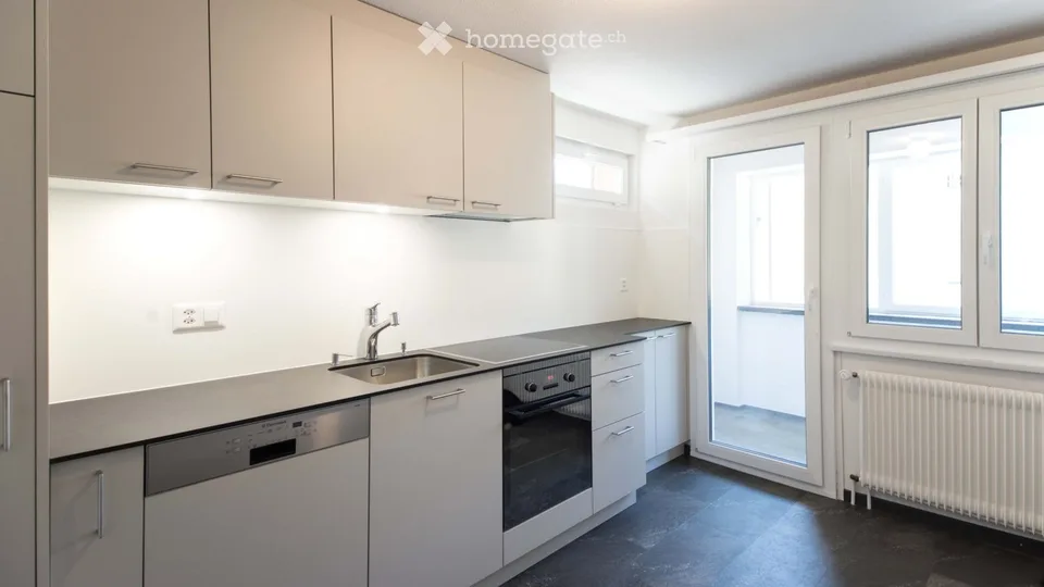 Modern 4.5-room attic apartment with panoramic mountain views