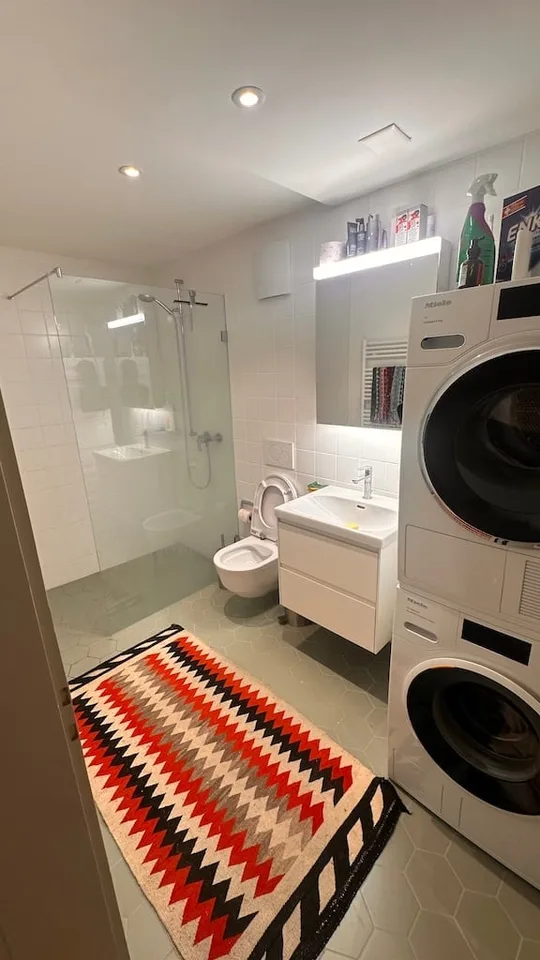 Right in the middle: Spacious 5.5-room apartment – ideal for shared flat